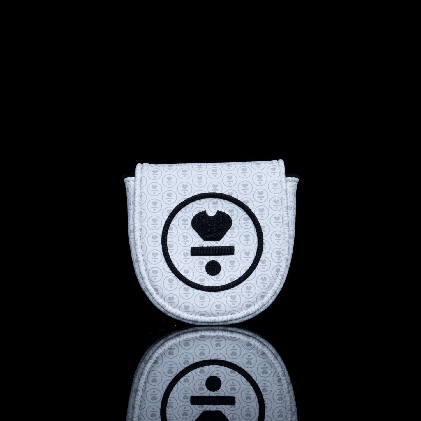 ヘッドカバー White Icon